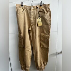 Vibrant cotton-blend cargo jogger pants